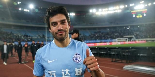 中国足球历史球员能力排名_中国历史足球运动员_中国足球历史上球员
